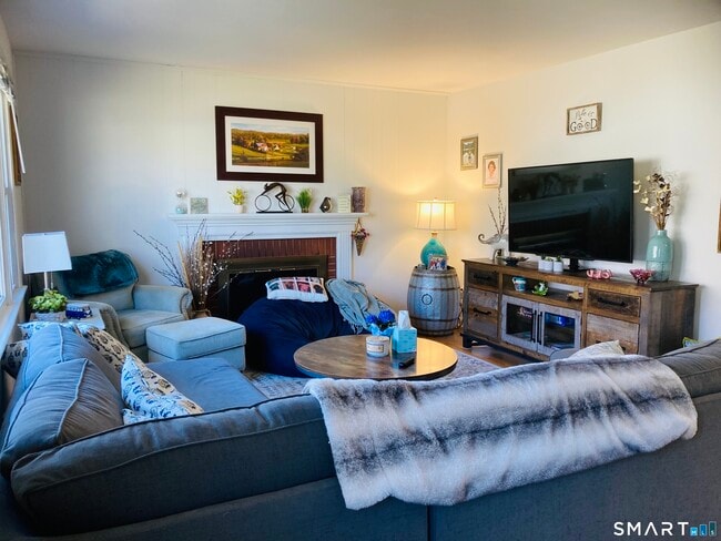 16 Farview Ave in Old Saybrook, CT - Building Photo - Building Photo