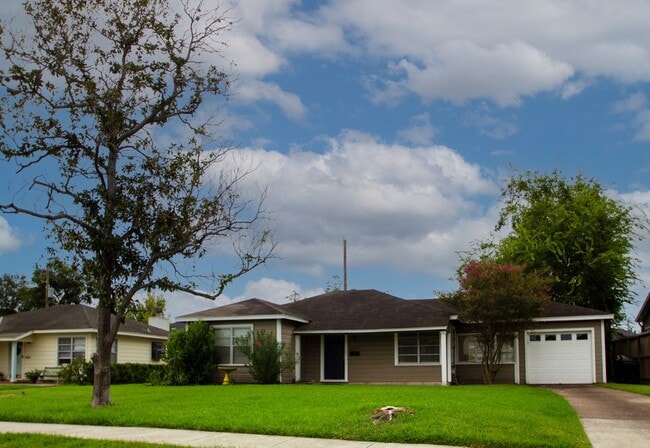property at 1347 Gardenia Dr