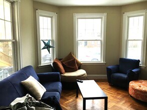 42 Putnam Ave, Unit 17 in Cambridge, MA - Foto de edificio - Building Photo