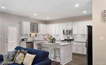 13 Cascada Bnd Rd in McAllen, TX - Building Photo - Building Photo