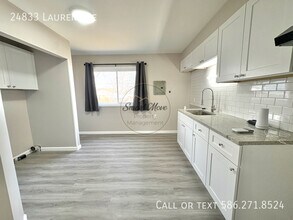 24833 Lauren Ave in Warren, MI - Foto de edificio - Building Photo