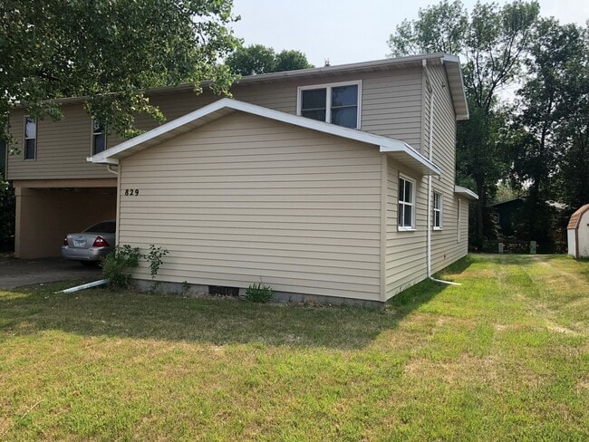 property at 829 S 25th St