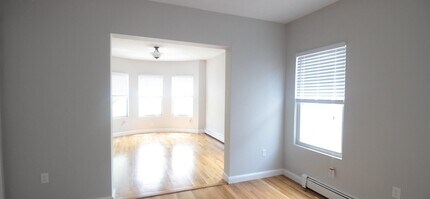 1433 Cambridge St, Unit 1 in Cambridge, MA - Building Photo - Building Photo