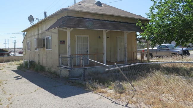 401-405 N 3rd Ave in Barstow, CA - Building Photo - Building Photo