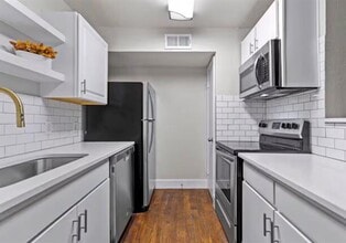 2211 S Vernon Ave in Dallas, TX - Building Photo - Building Photo