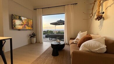 39945 Chaparral Dr in Temecula, CA - Building Photo - Building Photo