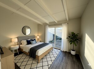 1180 W Valencia Dr in Fullerton, CA - Building Photo - Building Photo