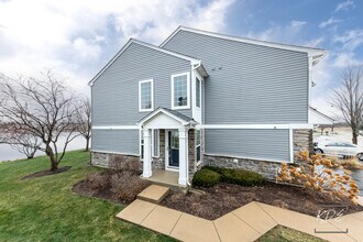 651 Hawley Dr in Oswego, IL - Foto de edificio - Building Photo