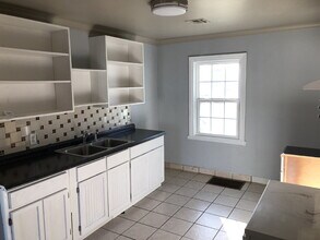 6734 E 5th St in Tulsa, OK - Building Photo - Building Photo