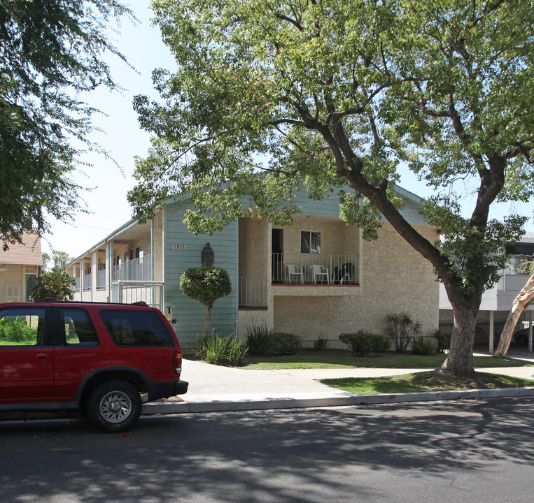 468 E Providencia Ave in Burbank, CA - Building Photo