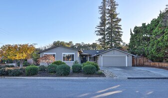 1310 Garthwick Dr in Los Altos, CA - Building Photo