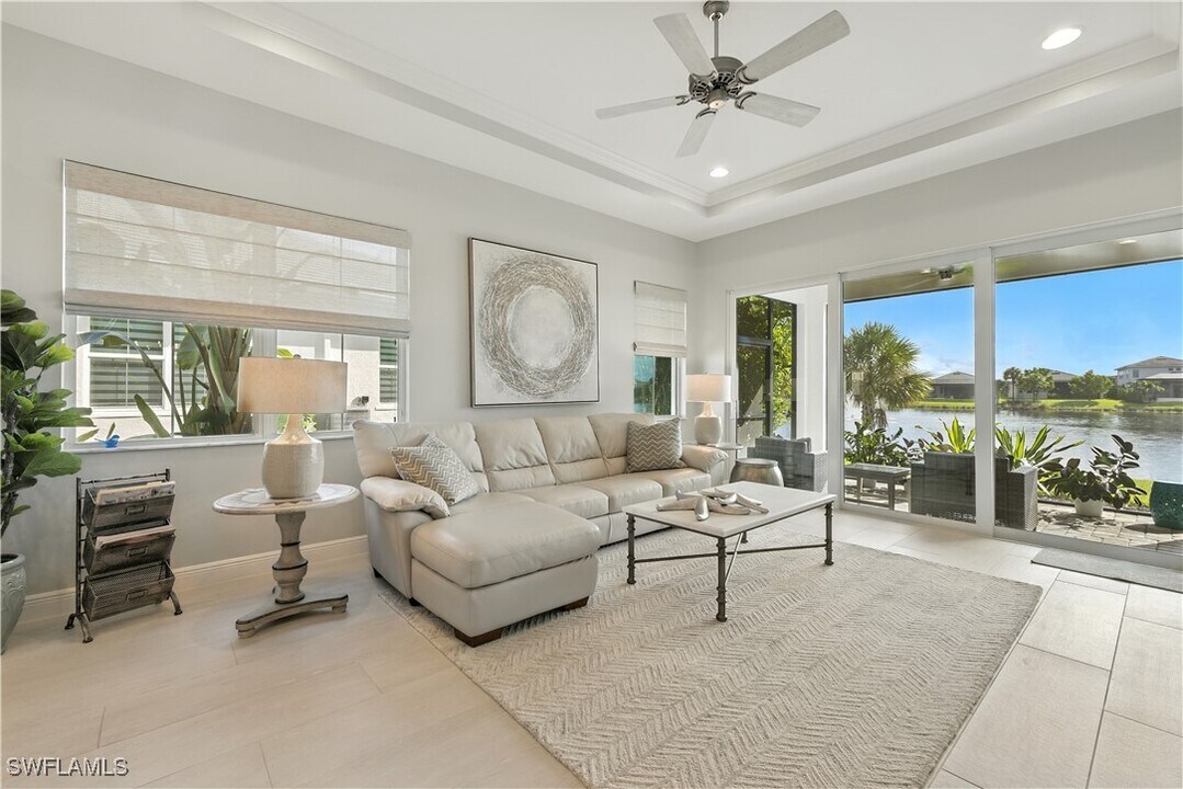 9020 Mayreau Wy in Naples, FL - Building Photo