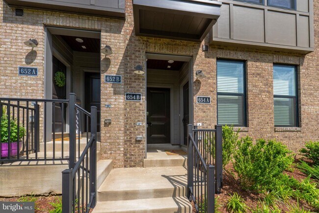 654 Noush Ct in Charlottesville, VA - Building Photo - Building Photo