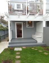 651 Angelus Pl in Venice, CA - Building Photo - Building Photo