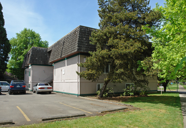 The Redwoods in Corvallis, OR - Foto de edificio - Building Photo