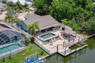 25 Comanche Ct in Palm Coast, FL - Building Photo