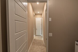 4838 E Helena Dr in Scottsdale, AZ - Building Photo - Building Photo