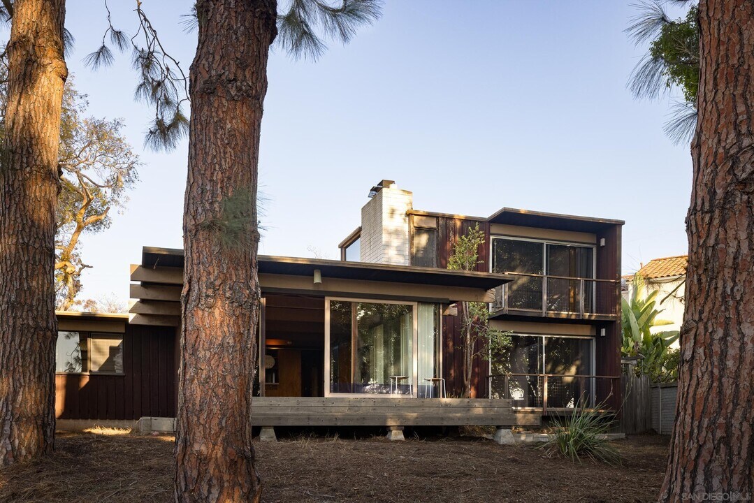 1878 Washington Pl in San Diego, CA - Building Photo