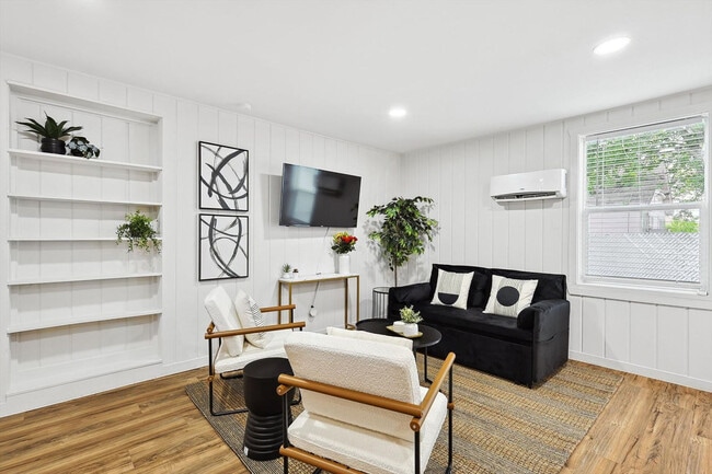 329 Blandin St, Unit SI ID1514792P in Fort Worth, TX - Foto de edificio - Building Photo