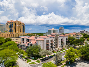 Village Park in Coral Gables, FL - Building Photo - Building Photo