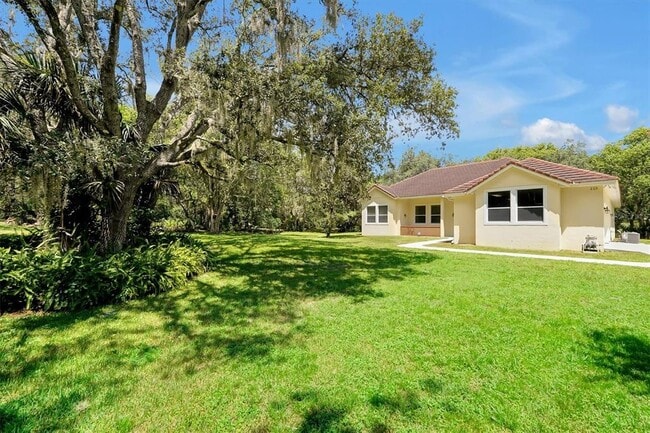 220 E Bahama Rd in Winter Springs, FL - Building Photo - Building Photo