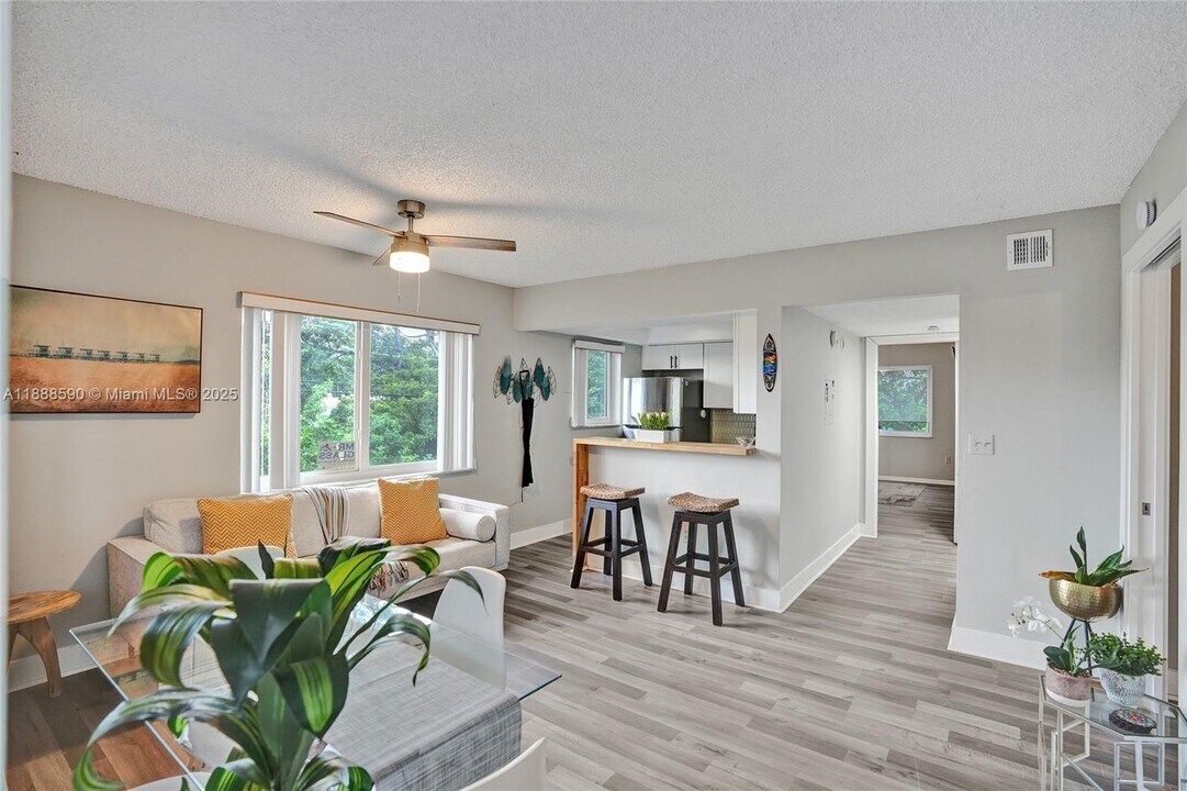 335 SW 20th St in Fort Lauderdale, FL - Building Photo