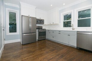 183 Tremont St, Unit 1 in Newton, MA - Building Photo
