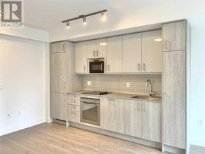 77 Mutual St in Toronto, ON - Building Photo - Building Photo