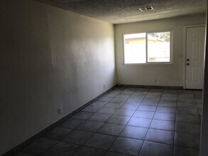1026 S Williams St in Bakersfield, CA - Building Photo - Building Photo