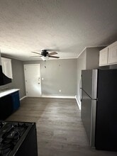 1081 Blue Hills Ave, Unit C in Bloomfield, CT - Building Photo - Building Photo