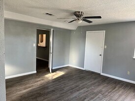6710 Sebring Dr in Dallas, TX - Building Photo