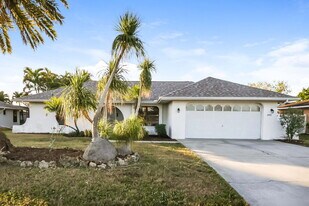1432 SE 17th Terrace in Cape Coral, FL - Building Photo