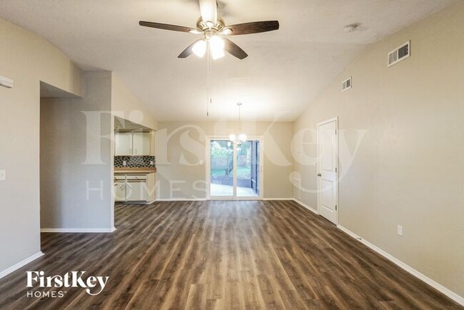 3017 Vista Palm Dr in Edgewater, FL - Building Photo - Building Photo