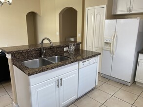 8841 NW 178th St in Hialeah, FL - Building Photo - Building Photo