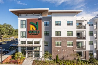 Noble on Newberry in Gainesville, FL - Foto de edificio - Building Photo