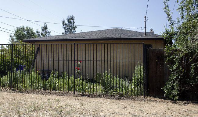 17996 Bellflower St in Adelanto, CA - Building Photo - Building Photo