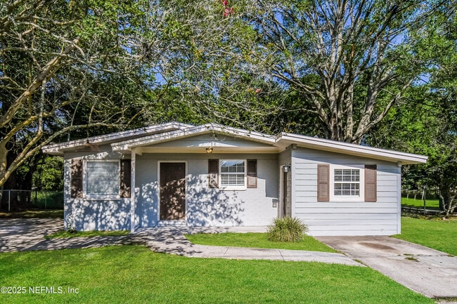 property at 9412 Norfolk Blvd