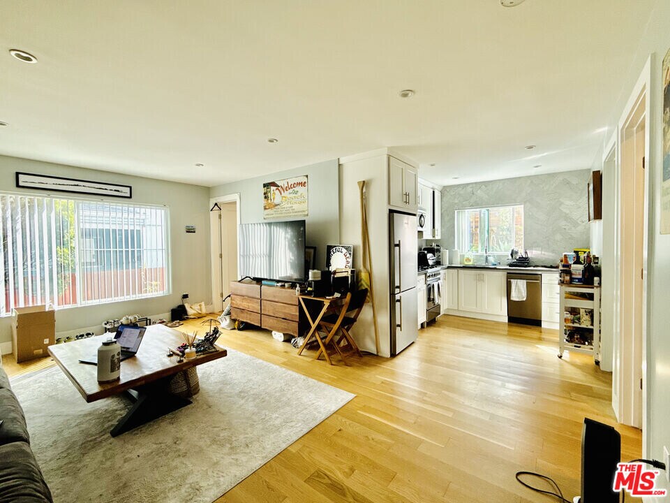 724 Ashland Ave in Santa Monica, CA - Building Photo