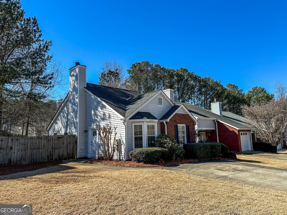 2639 Laurel Ln NW in Kennesaw, GA - Building Photo