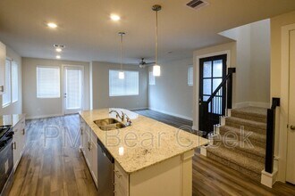 9918 Storehouse Dr in Houston, TX - Building Photo - Building Photo