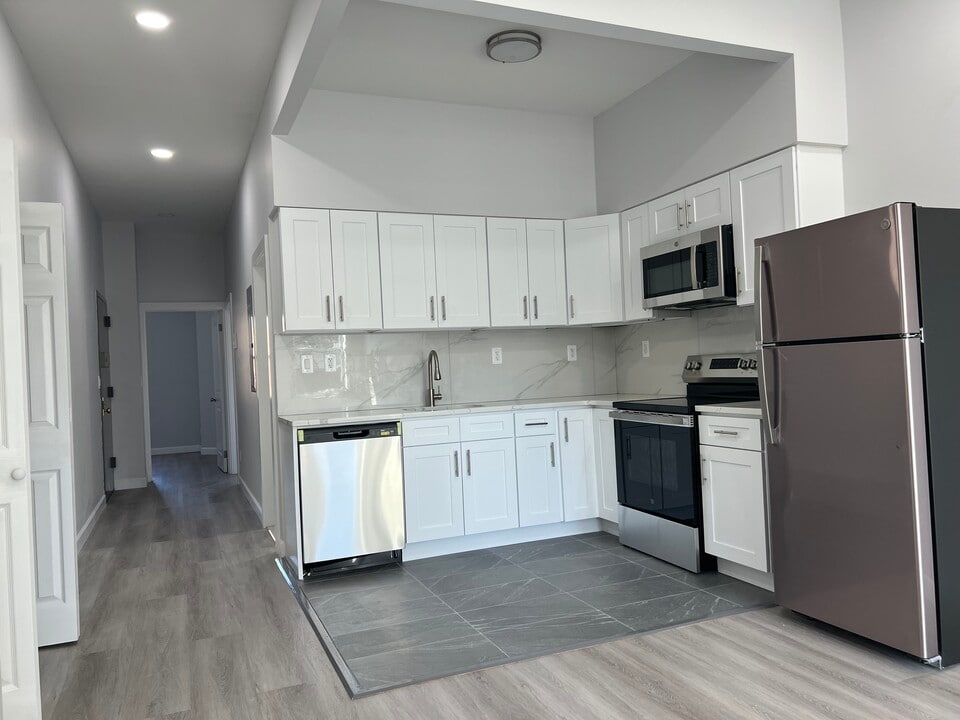 5022 5th Ave, Unit 1 in Brooklyn, NY - Foto de edificio