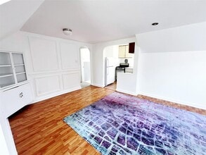 35 Hicks St in Valley Stream, NY - Building Photo - Building Photo
