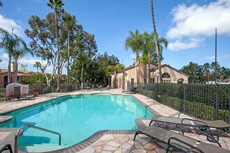 7180 Shoreline Dr in San Diego, CA - Foto de edificio - Building Photo