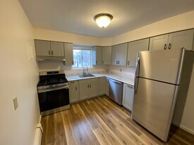 799 Sergeant Palmateer Way in Wappingers Falls, NY - Building Photo