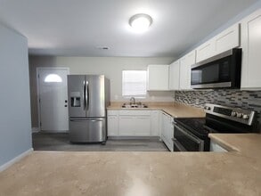 601 Peletier Loop Rd in Swansboro, NC - Building Photo - Building Photo