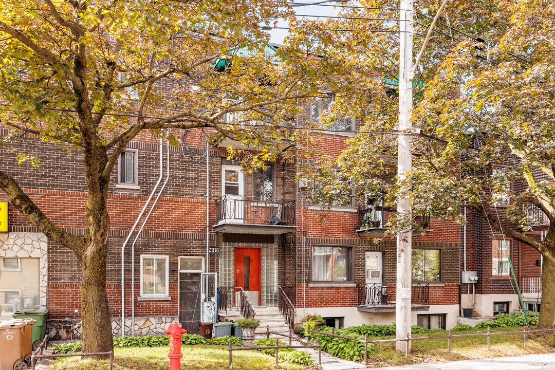 2010 De Melrose Av in Montréal, QC - Building Photo