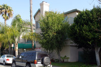 1130 Newport Ave. in Long Beach, CA - Foto de edificio - Building Photo