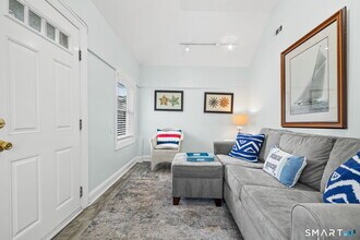 108 College Pl in Fairfield, CT - Building Photo - Building Photo