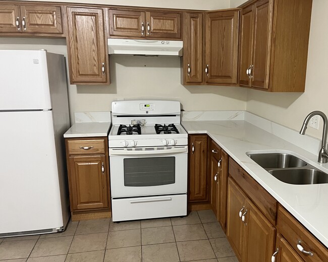 2290 Jericho Rd in Aurora, IL - Foto de edificio - Building Photo