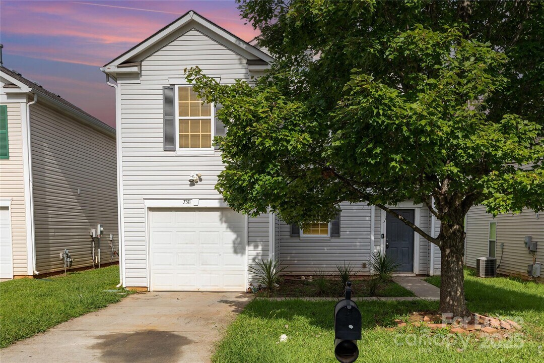 7311 Mitzi Deborah Dr in Charlotte, NC - Building Photo